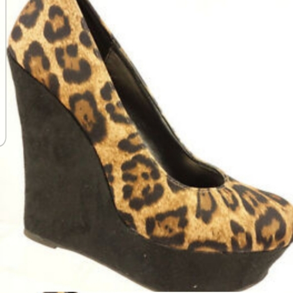 Women's Wedges - Picture 2 of 3